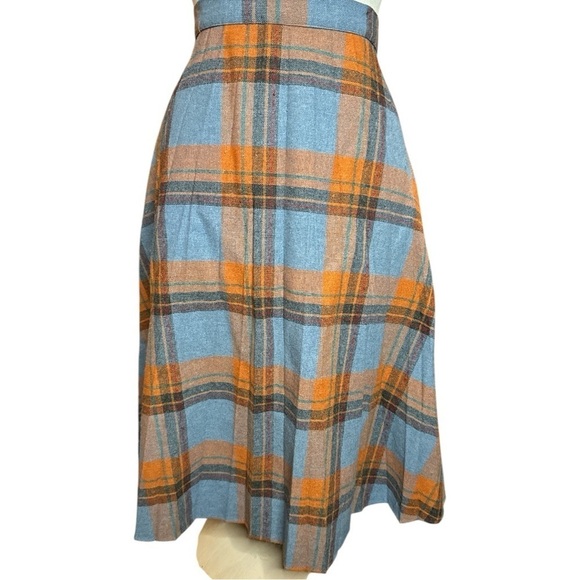 Vintage Dresses & Skirts - Plus size Vintage Wool Plaid Skirt